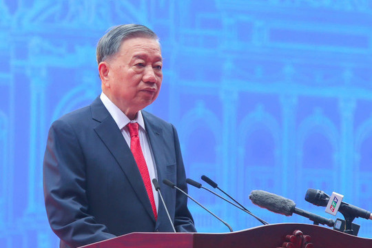 50 năm tới, TP Hồ Chí Minh phải viết tiếp một chương phát triển mới, lớn hơn, đẹp hơn, xứng đáng hơn, rực rỡ hơn