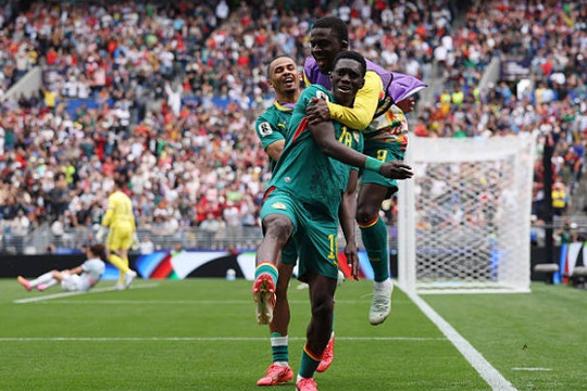 Tuyển Bỉ ngược dòng điên rồ 3-2 trước Senegal: Từ màn cãi vã đến sự hàn gắn định mệnh