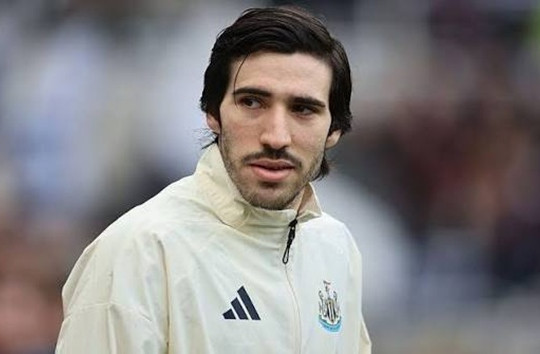 Tottenham chi 237 triệu bảng: Canh bạc tất tay của Roberto De Zerbi