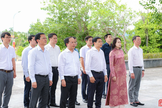 Phó Thủ tướng Nguyễn Văn Thắng tri ân các anh hùng liệt sĩ tại Ngã ba Đồng Lộc