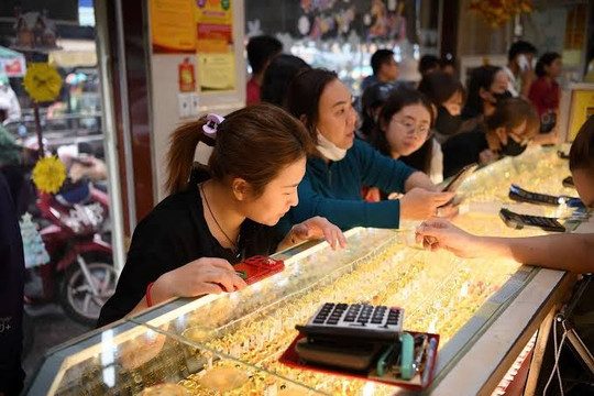 Giá vàng hôm nay 5/7/2026: Giá vàng miếng, nhẫn trơn SJC 9999 và giá vàng thế giới cuối tuần