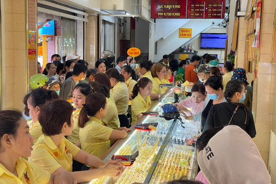 Giá vàng hôm nay 8/7/2026: Giá vàng 9999, nhẫn và giá vàng thế giới giữa tuần