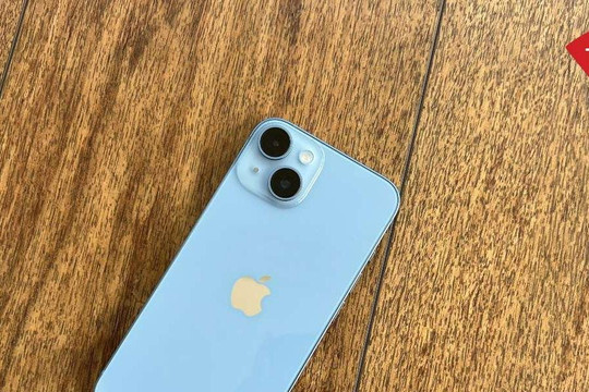iPhone 14 chính thức rời kệ hàng Việt: Dấu chấm hết cho kỷ nguyên cổng sạc Lightning