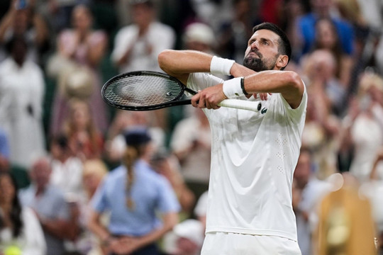 Novak Djokovic vào bán kết Wimbledon 2026 sau trận marathon 5 giờ lịch sử