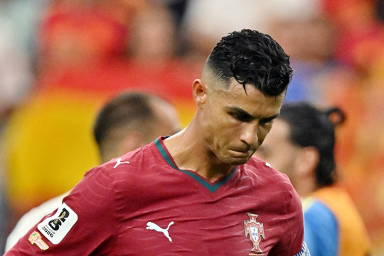 Hiệu ứng Ronaldo: Giá vé tứ kết World Cup 2026 lao dốc sau cú sốc Bồ Đào Nha bị loại