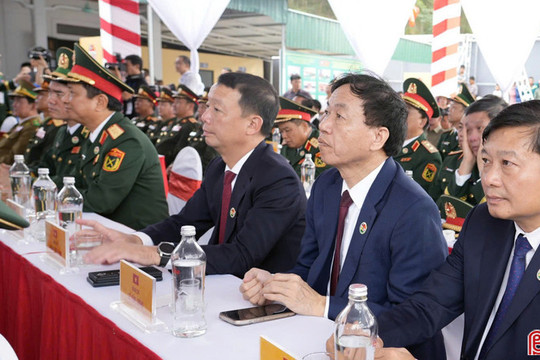 Chủ tịch UBND tỉnh Hà Tĩnh tham dự Giao lưu Hữu nghị quốc phòng biên giới Việt Nam - Lào