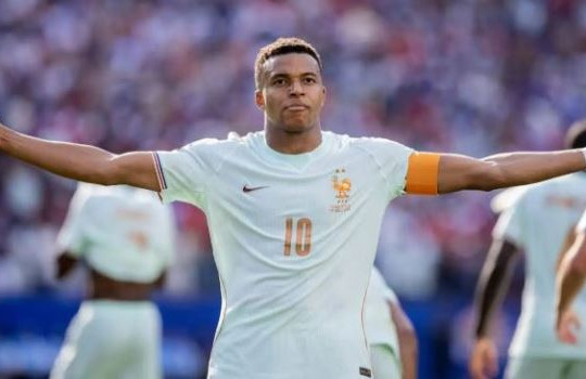 Kylian Mbappe lập kỷ lục 20 bàn thắng đưa Pháp vào bán kết World Cup 2026 sau trận thắng Morocco