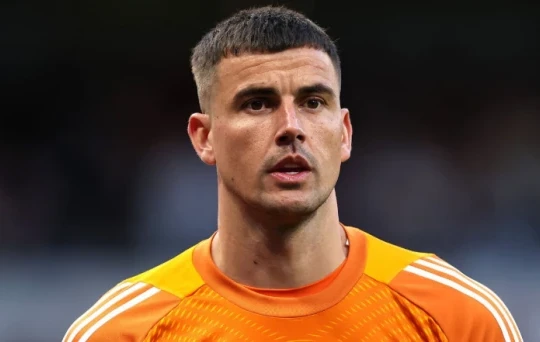 Manchester United chốt chiêu mộ Karl Darlow: Bước đi chiến lược cho khung gỗ Quỷ đỏ