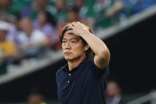 HLV Hong Myung-bo sang Mỹ lánh nạn sau World Cup 2026: Khi áp lực vượt ngưỡng an toàn