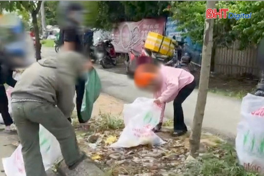 5 người vứt rác bừa bãi bị phạt tiền, buộc phải thu gom rác