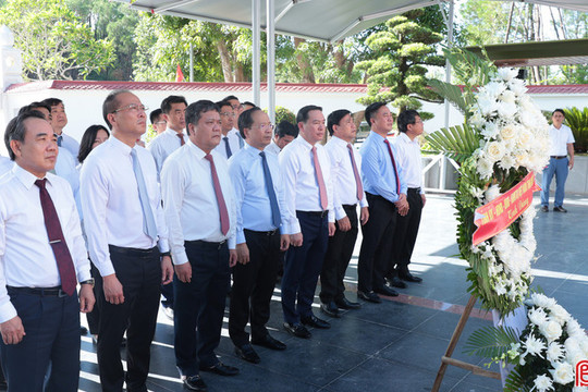 Lãnh đạo tỉnh Khánh Hoà tri ân các anh hùng liệt sĩ tại Ngã ba Đồng Lộc