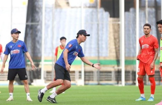 HLV Indonesia coi Việt Nam là ứng viên số một AFF Cup; Ông Park Hang-seo phải điều trần tại Hàn Quốc