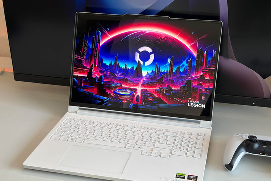 Lenovo Legion 7a nâng cấp RTX 5070: Bước tiến hiệu năng với 12GB VRAM mới