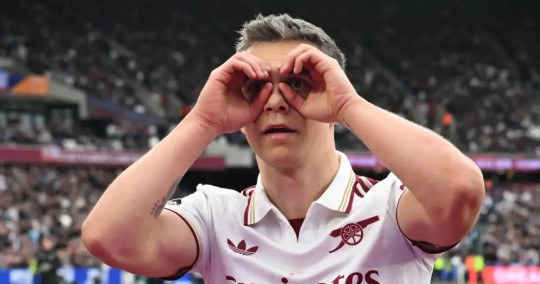 Arsenal bán Leandro Trossard với giá 17 triệu bảng: Toan tính thực dụng hay sai lầm chiến thuật?
