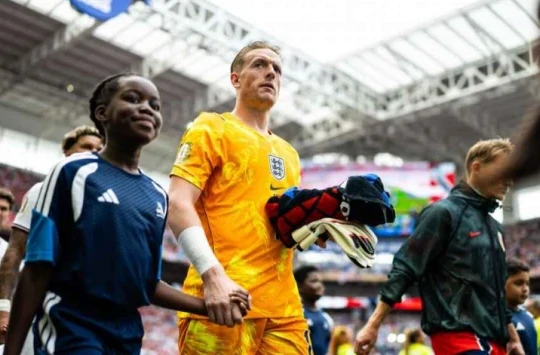 Jordan Pickford phá kỷ lục huyền thoại Peter Shilton, đi vào lịch sử tuyển Anh tại World Cup