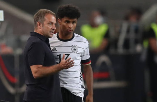 Barcelona dồn lực chiêu mộ Karim Adeyemi: Canh bạc 30 triệu euro của Hansi Flick