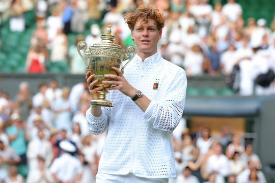 Jannik Sinner bảo vệ thành công ngôi vương Wimbledon 2026 sau màn lội ngược dòng kịch tính