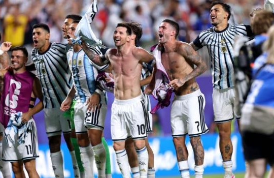 Lionel Messi tuổi 39 và sự tĩnh lặng đáng sợ đưa Argentina vào bán kết World Cup