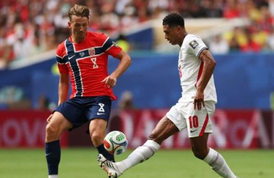 MU nhắm Sander Berge: Giải pháp cân bằng tuyến giữa sau cú sốc Ederson