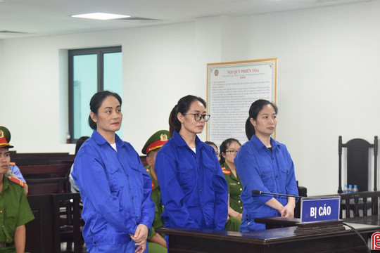 3 đối tượng vận chuyển vàng qua biên giới lĩnh 18 năm tù
