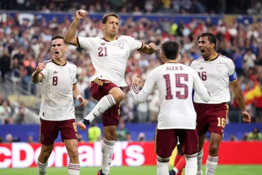 Tây Ban Nha hạ Pháp 2-0: Bản lĩnh La Roja và tấm vé chung kết World Cup 2026