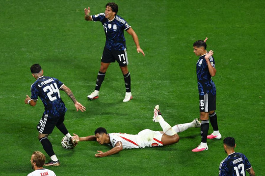 Nghệ thuật hắc ám của Argentina: 29 tiểu xảo khiến tuyển Anh gục ngã