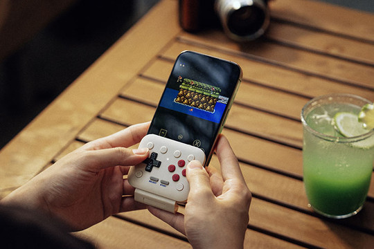 8BitDo FlipPad: Tay cầm nắp gập độc đáo cho smartphone chính thức trình làng với giá 30 USD