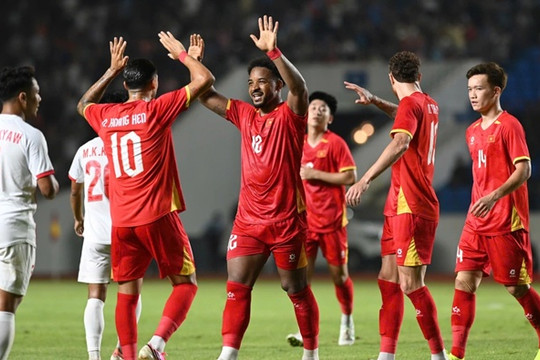 ĐT Việt Nam thắng Myanmar 4-0: Dàn sao nhập tịch gốc Brazil tạo nên vũ điệu Samba rực lửa