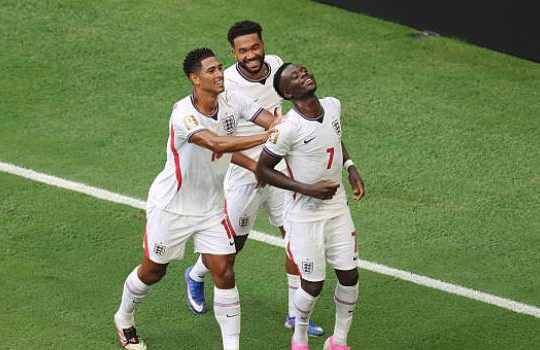 Bukayo Saka lập hat-trick lịch sử, tuyển Anh hạ Pháp 6-4 trong trận cầu điên rồ tại Miami