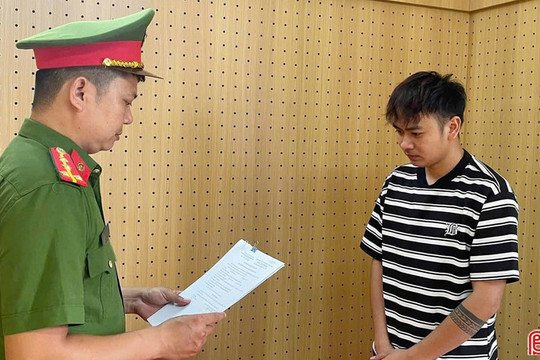 Khởi tố 2 đối tượng đánh bạc bằng hình thức cá độ bóng đá