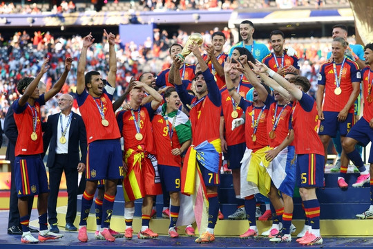 Ferran Torres rực sáng, Tây Ban Nha bóp nghẹt Argentina để vô địch World Cup 2026