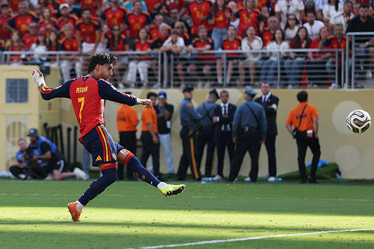Ferran Torres rực sáng, Tây Ban Nha đánh bại Argentina để lần thứ hai vô địch World Cup