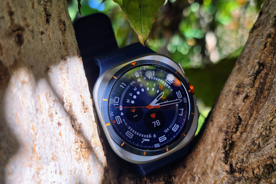 Galaxy Watch Ultra 2: Pin khủng 800 mAh và chip Snapdragon 3nm lộ diện trước ngày ra mắt