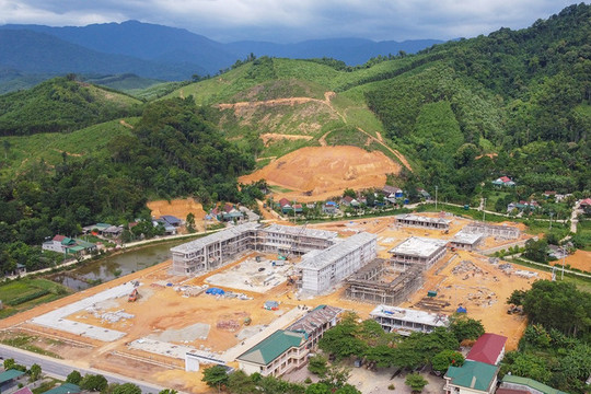 Thủ tướng yêu cầu hoàn thành trường phổ thông nội trú vùng biên trước 30/8