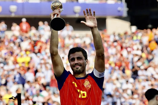 Rodri đoạt Quả bóng vàng World Cup 2026: Vinh quang xứng đáng hay sự bất công với Messi?