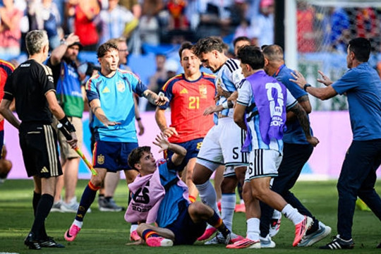 Argentina đối mặt án phạt từ FIFA sau hành vi phi thể thao tại chung kết World Cup 2026