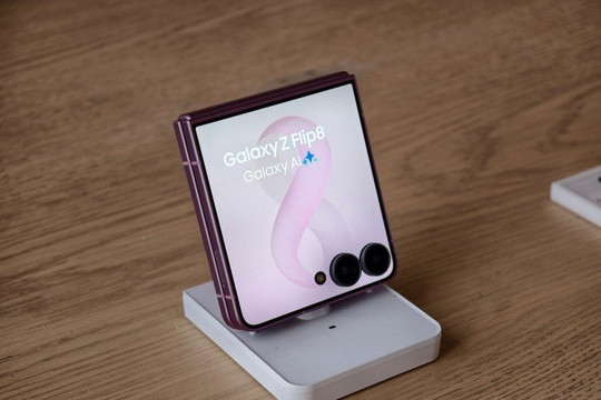 Galaxy Z Flip8: Kỷ lục mỏng nhẹ và bước đột phá công nghệ chip 2nm của Samsung