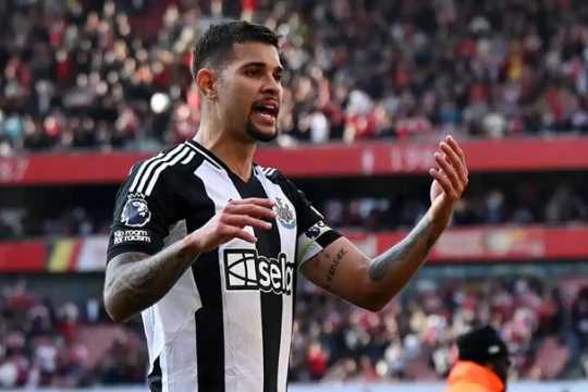 Newcastle ra tối hậu thư cho Arsenal vụ Bruno Guimaraes: Chốt hạ hoặc từ bỏ