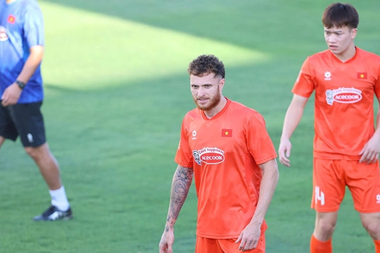 ĐT Việt Nam lo lắng vì Nguyễn Tài Lộc, Nam Định chiêu mộ cựu trung vệ PSG