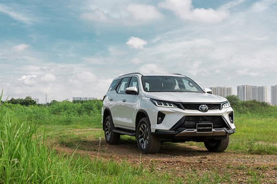 Toyota Fortuner 2026: Chi tiết giá bán, thông số kỹ thuật và trang bị các phiên bản