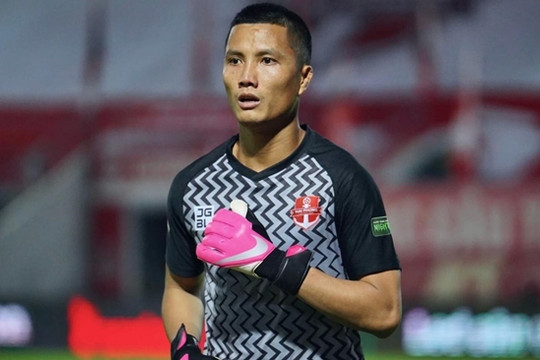HLV Kim Sang Sik loại Đình Triệu khỏi AFF Cup 2026: Nước đi mạo hiểm hay tầm nhìn dài hạn
