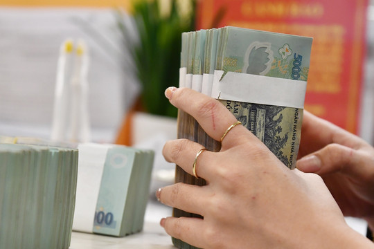 Lãi suất ngân hàng ngày 24/7/2026: Mức huy động cao nhất đạt 10%/năm