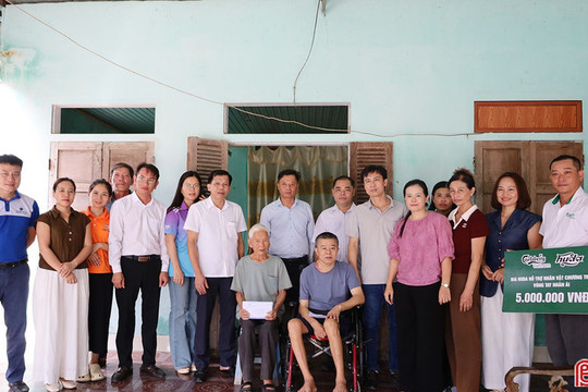 Chương trình Vòng tay nhân ái BHT trao hơn 190 triệu đồng cho 2 hoàn cảnh khó khăn