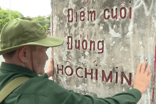 Phim tài liệu Điểm cuối con đường huyền thoại: Ký ức Trường Sơn qua góc nhìn lịch sử