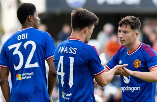 MU đè bẹp Rosenborg 5-0: Dàn măng non Carrington trao cho Carrick cơn đau đầu dễ chịu
