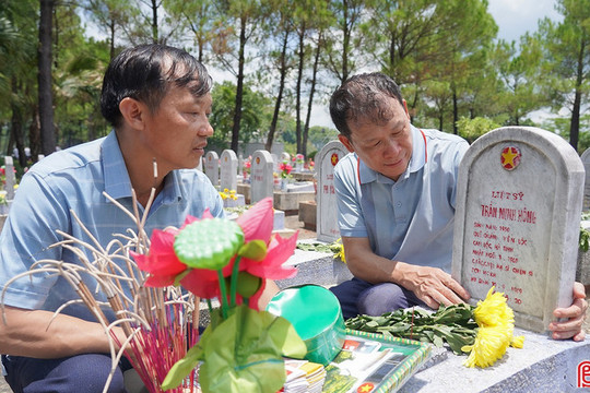 Thành kính tri ân tại Nghĩa trang Liệt sĩ Quốc gia Đường 9
