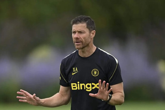 Danh sách du đấu Chelsea của Xabi Alonso: Dấu ấn người trẻ và thông điệp thanh lý lực lượng