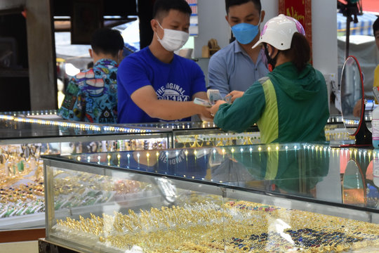 Giá vàng hôm nay 27/7/2026 cuối buổi chiều: Giá bán chốt ở mức 143 triệu đồng/lượng