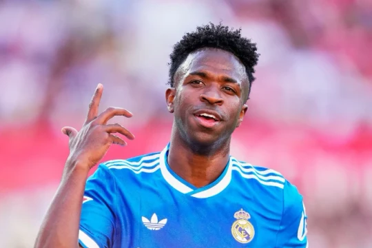 Arsenal sẵn sàng phá kỷ lục 137 triệu bảng mua Vinicius Junior nếu dọn dẹp xong đội hình