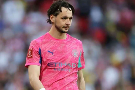 Leeds United tiến gần thỏa thuận 40 triệu bảng cho James Trafford từ Man City